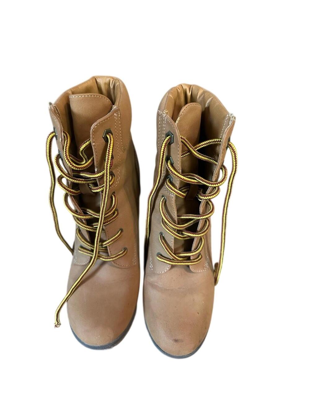 Tan Lace-Up Ankle Boots y2k